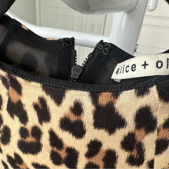 Alice + Olivia DELORA SLEEVELESS LEOPARD MOCK-NECK DRESS IN TEXTURED LEOPARD - Picture 10 of 12